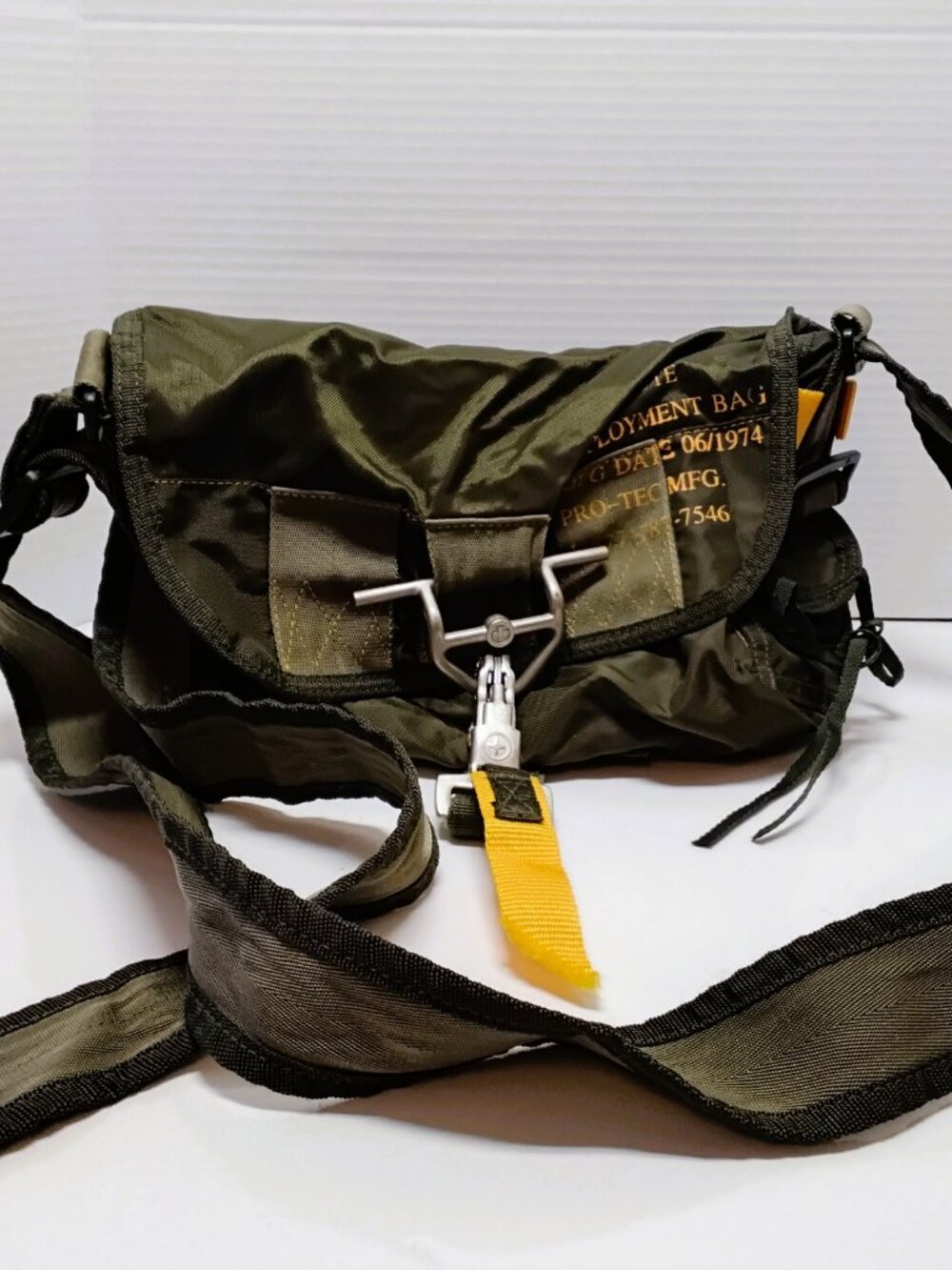 Military-style parachute deployment bag PRO TEC MFG 06-1974